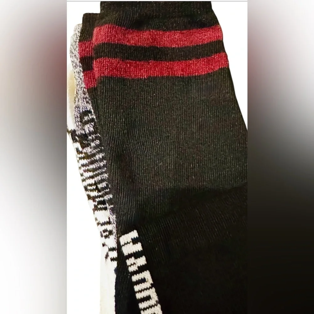 NWT 3 pack Steve Madden women’s sz 5-10 Crew Socks embroidered retro soft comfy